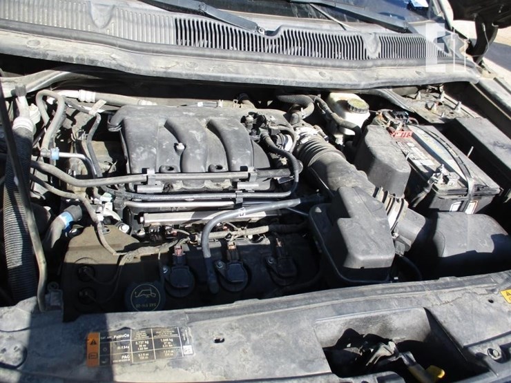 2015-ford-explorer-image-5