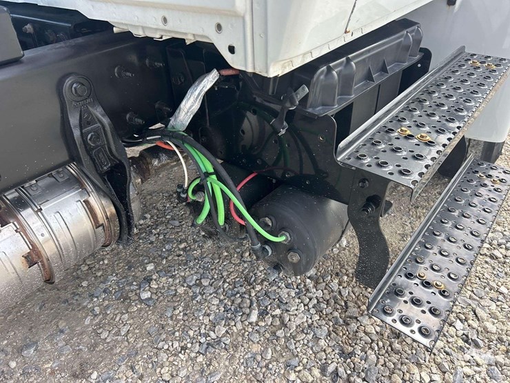 2020-international-mv607-image-35