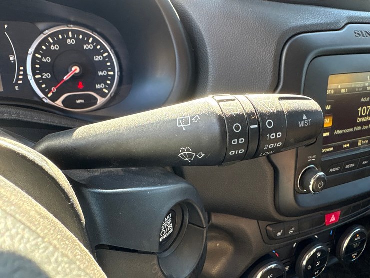 2016-jeep-renegade-image-51