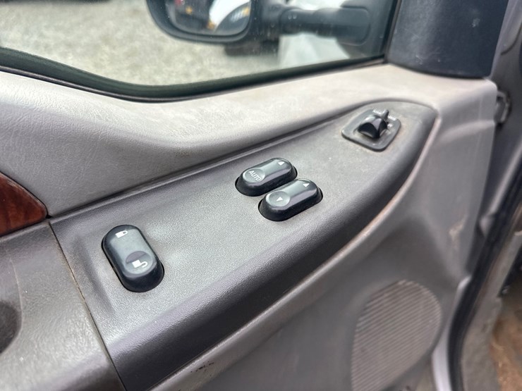 2004-ford-f250-image-32