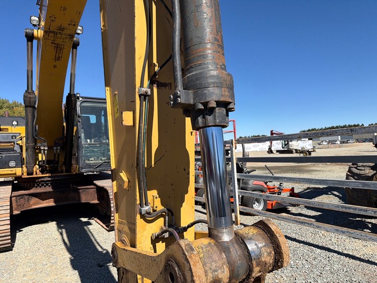 2013-caterpillar-c9-image-80