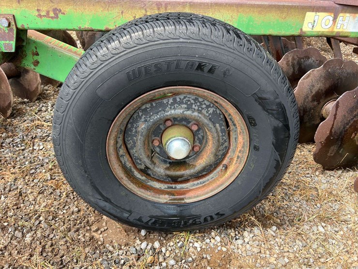 john-deere-210-image-30