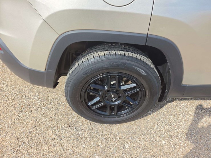 2015-jeep-cherokee-image-20