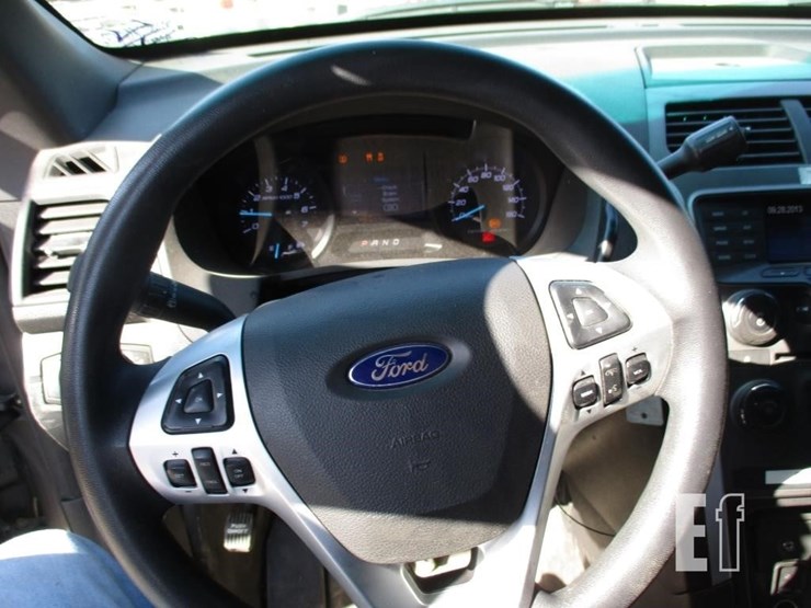 2014-ford-explorer-image-12