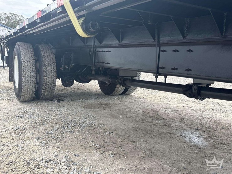 2019-peterbilt-330-image-39