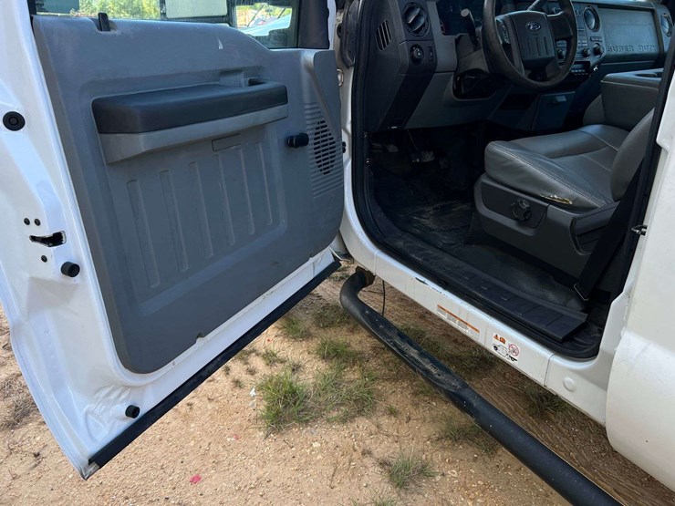2015-ford-f550-image-9