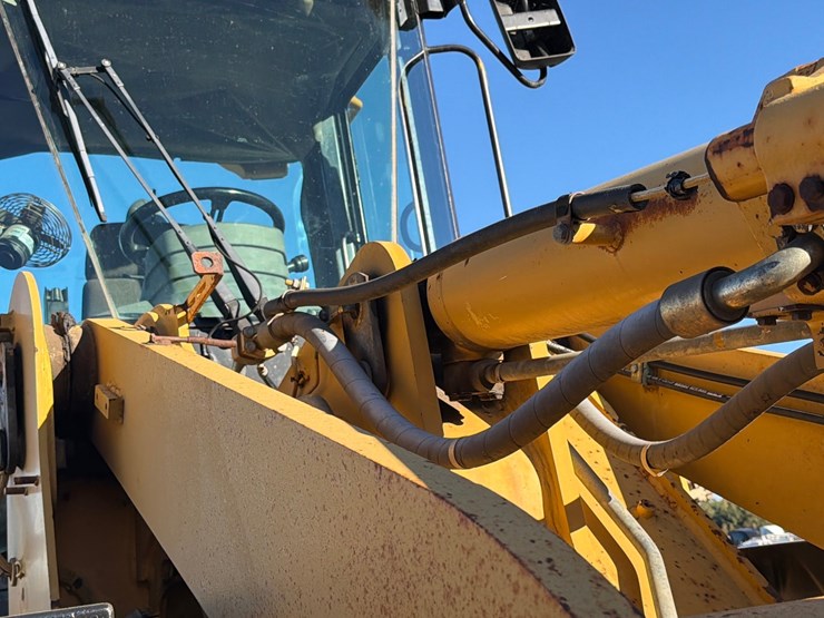 caterpillar-938g-image-43