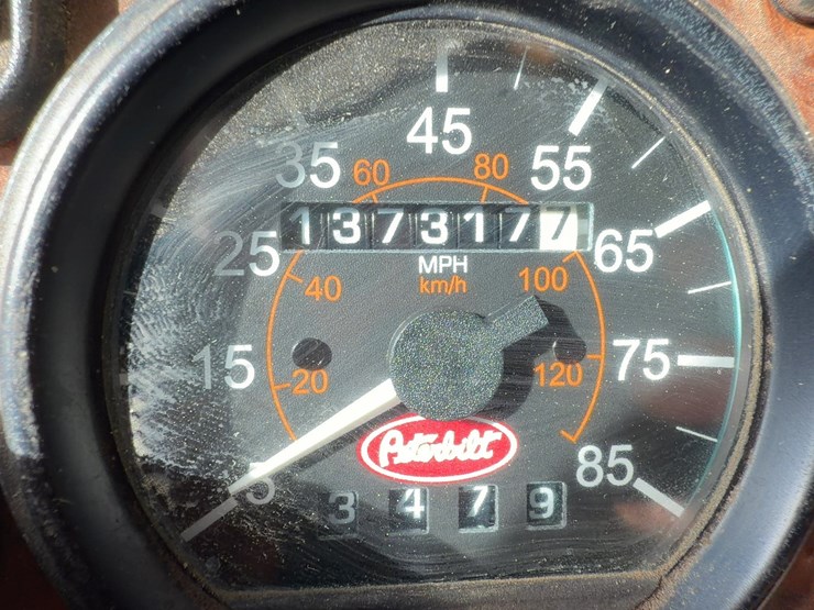 2001-peterbilt-330-image-25
