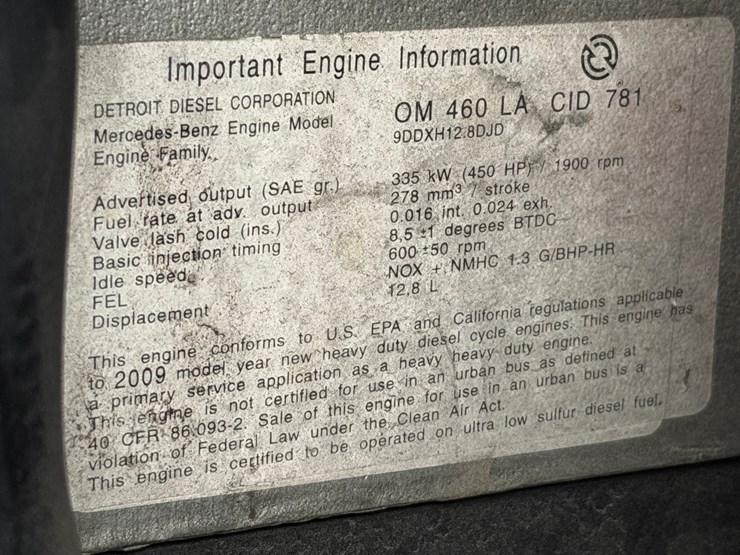 2010-freightliner-m2-106-image-63
