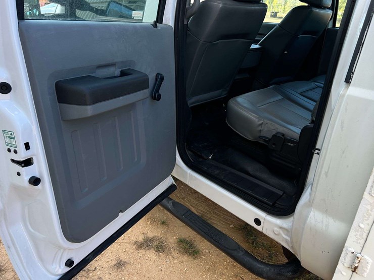 2015-ford-f550-image-17