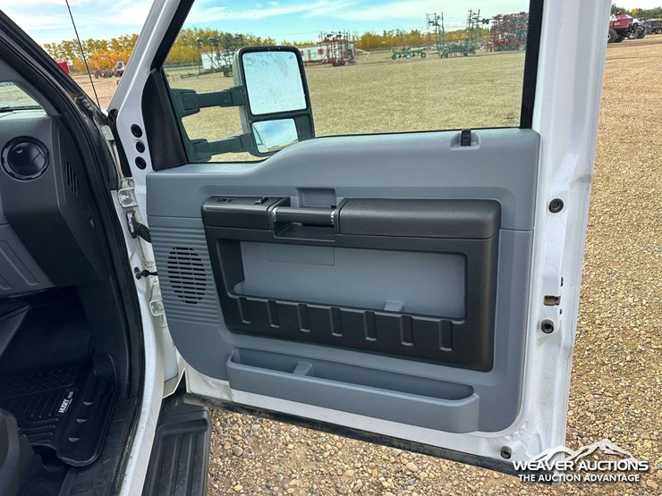 2016-ford-f550-image-34