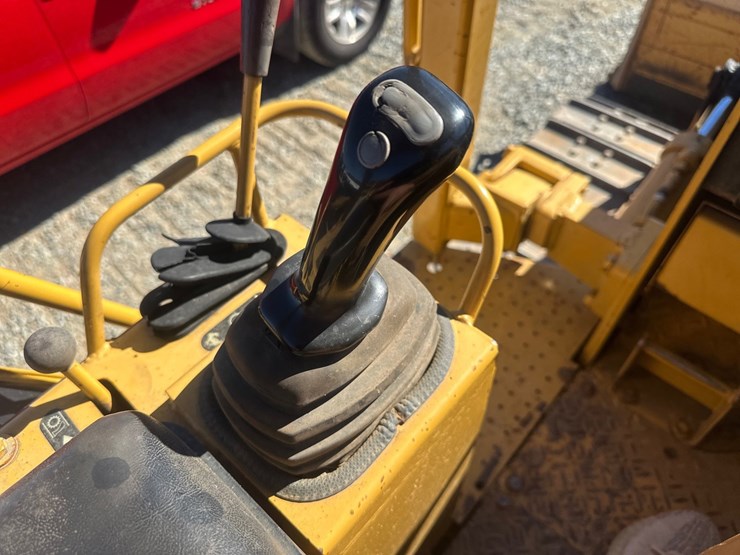 caterpillar-d3c-xl-image-32