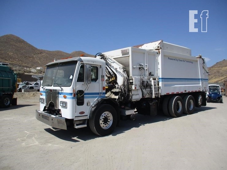 2010-peterbilt-320-image-1