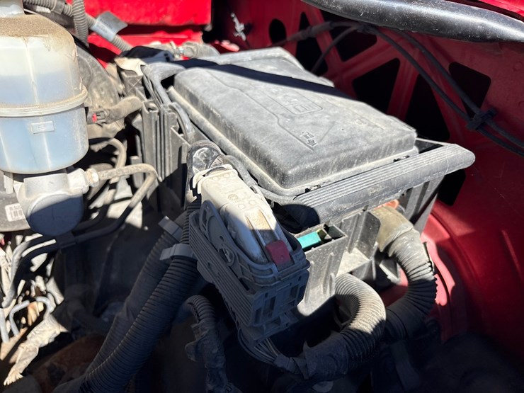 2018-chevrolet-silverado-1500-image-28
