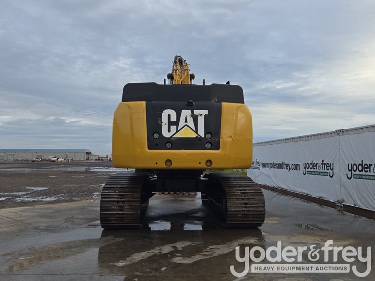 2020-caterpillar-352-image-4