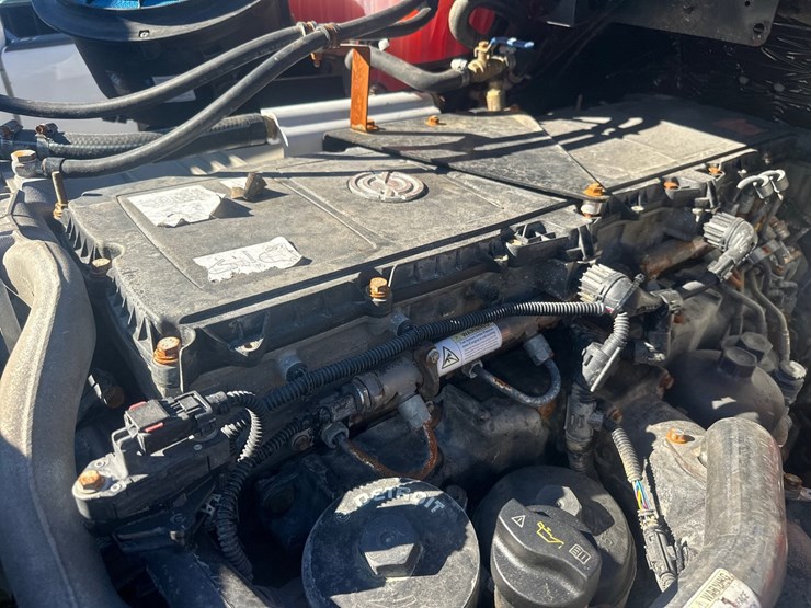 2015-freightliner-114sd-image-39