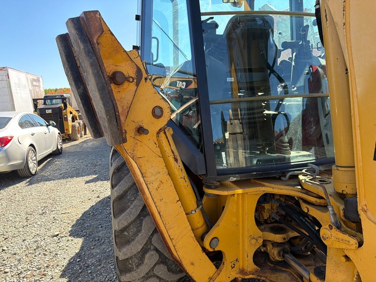 2005-deere-310sg-image-25