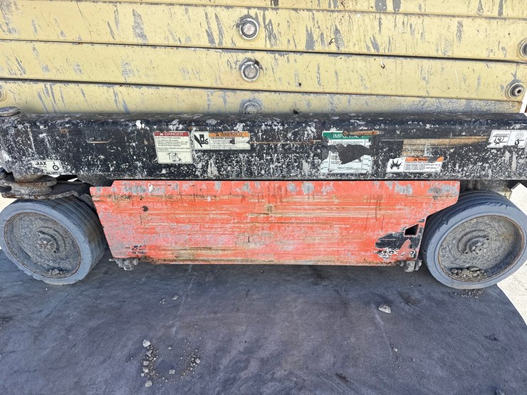 2017-jlg-1932r-image-21