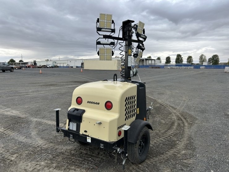2021-doosan-6kw-towable-light-tower-image-5