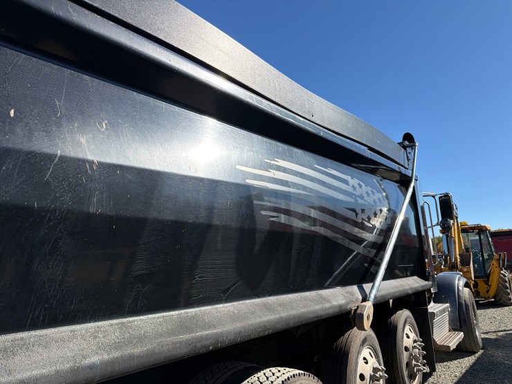 2019-peterbilt-367-image-28