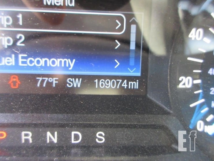 2016-ford-fusion-se-image-22