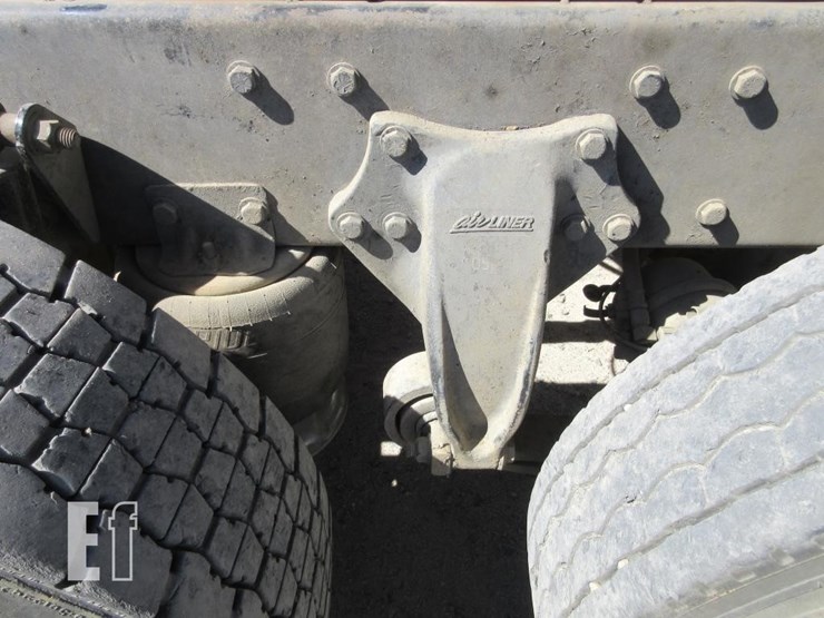2013-freightliner-cascadia-125-image-23