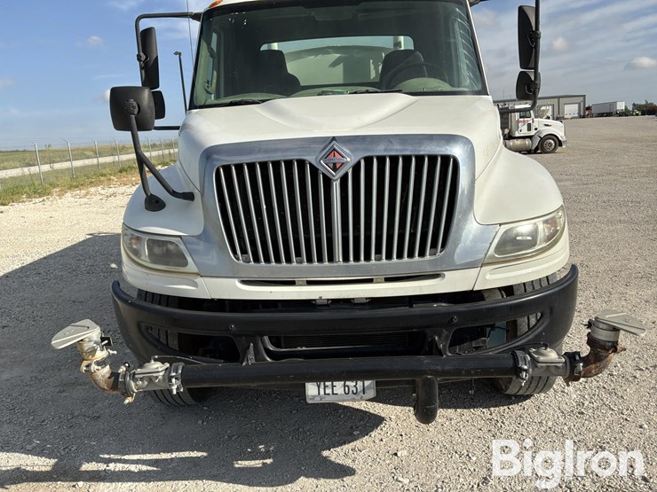 2012-international-durastar-4400-image-13