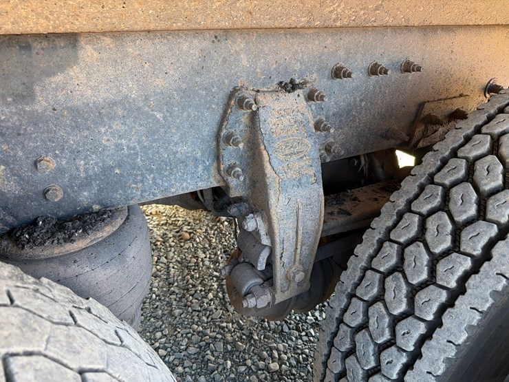 2019-peterbilt-367-image-21