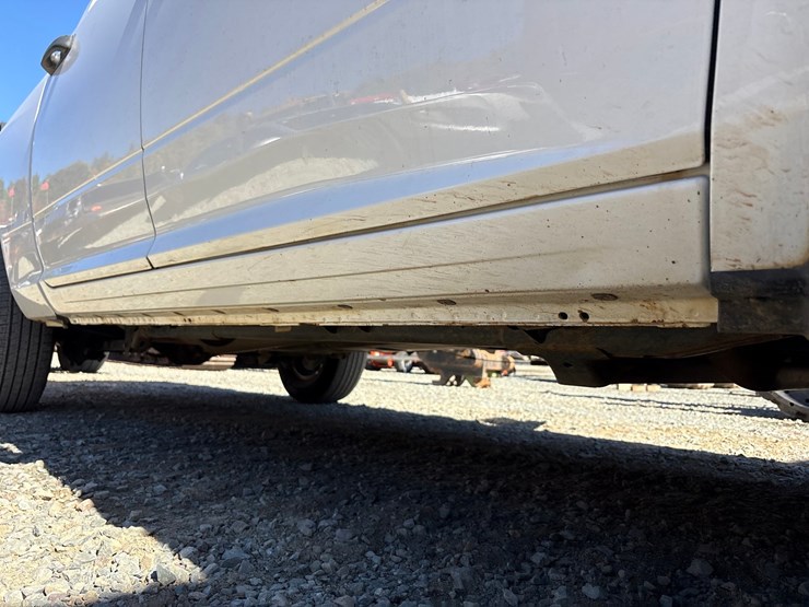 2019-ram-1500-classic-image-25