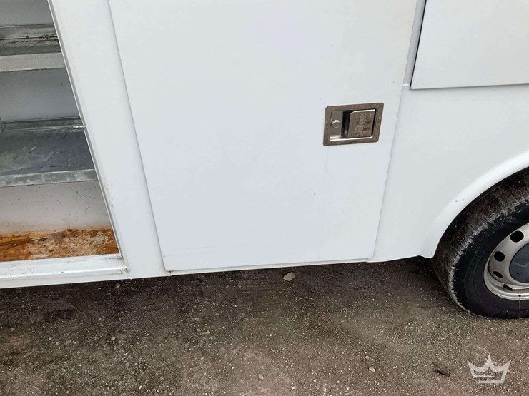 2015-ford-transit-image-34