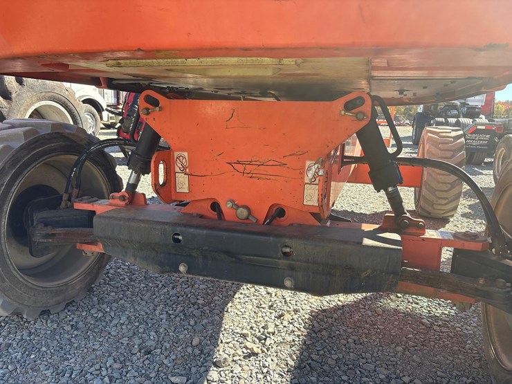 2013-jlg-m600jp-image-17