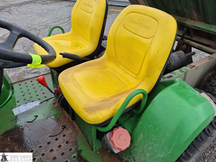 john-deere-gator-image-19