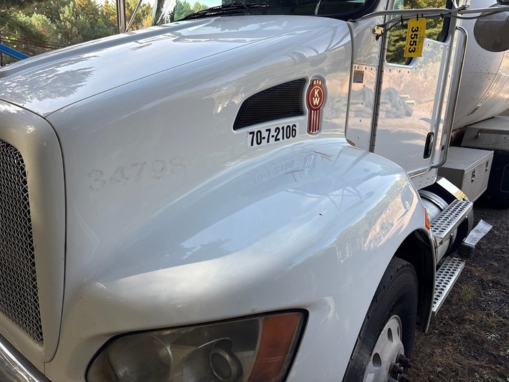 2013-kenworth-t370-image-10