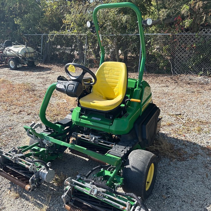 JOHN DEERE 2020