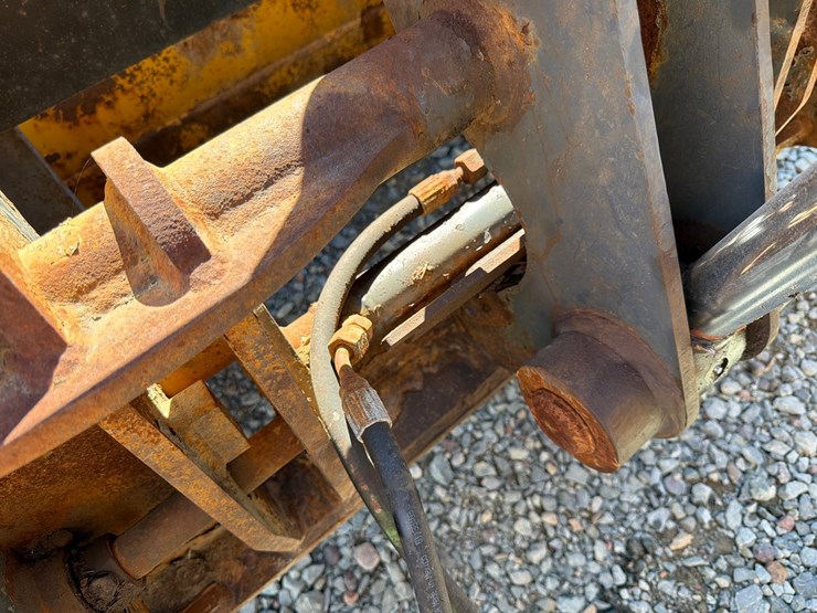 2005-deere-310sg-image-13