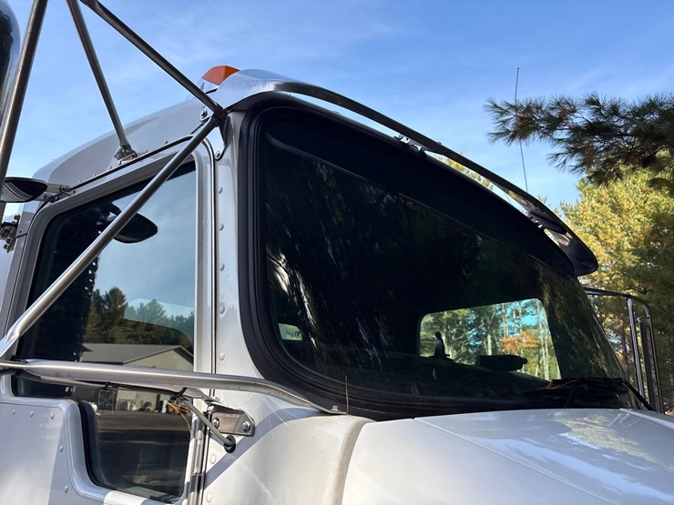2013-kenworth-t370-image-28