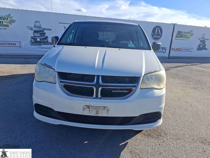2012-dodge-grand-caravan-image-2