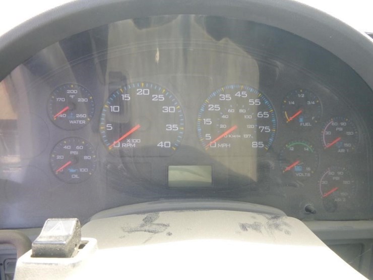 2005-international-durastar-4200-image-9