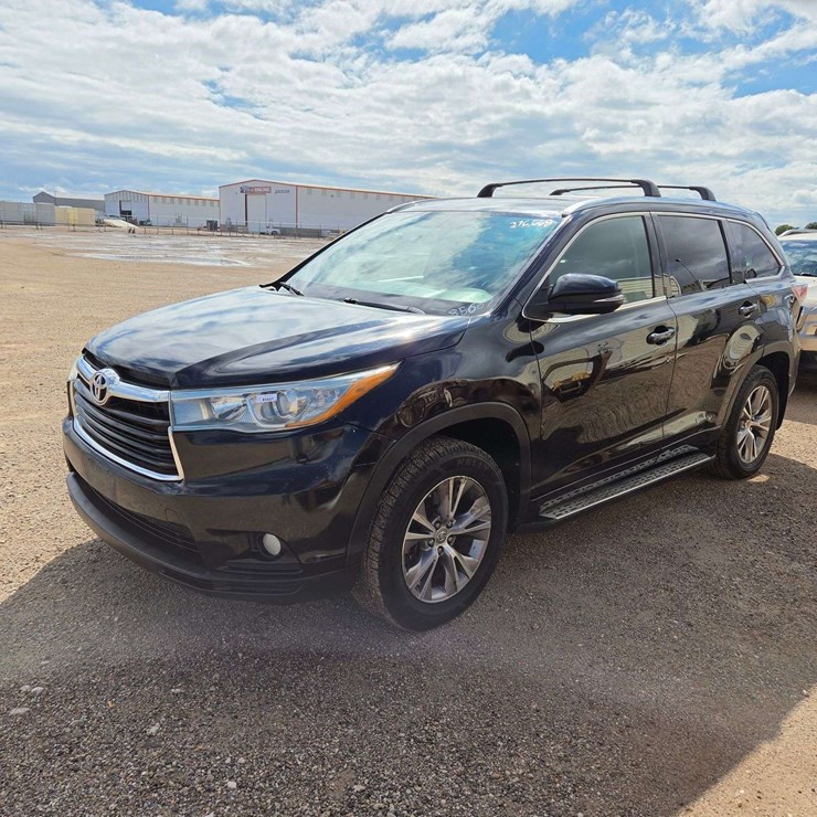 2015 TOYOTA HIGHLANDER XLE