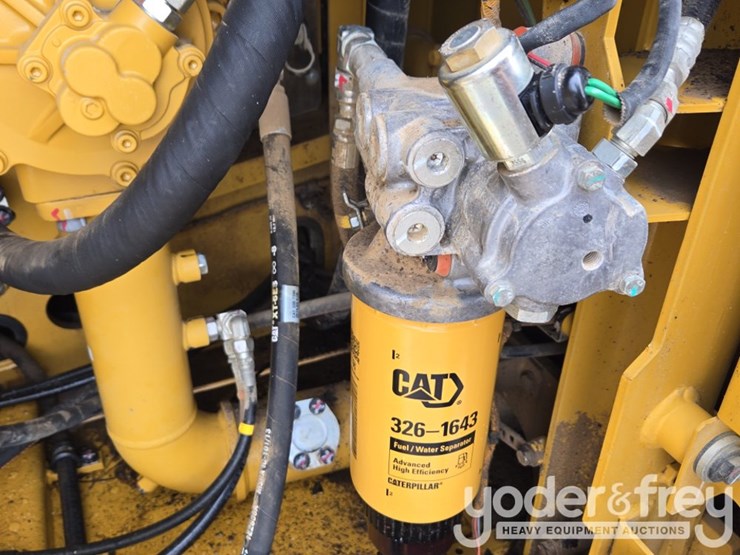 2020-caterpillar-352-image-51