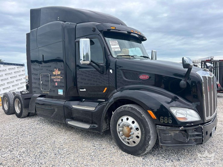 2016-peterbilt-579-image-2