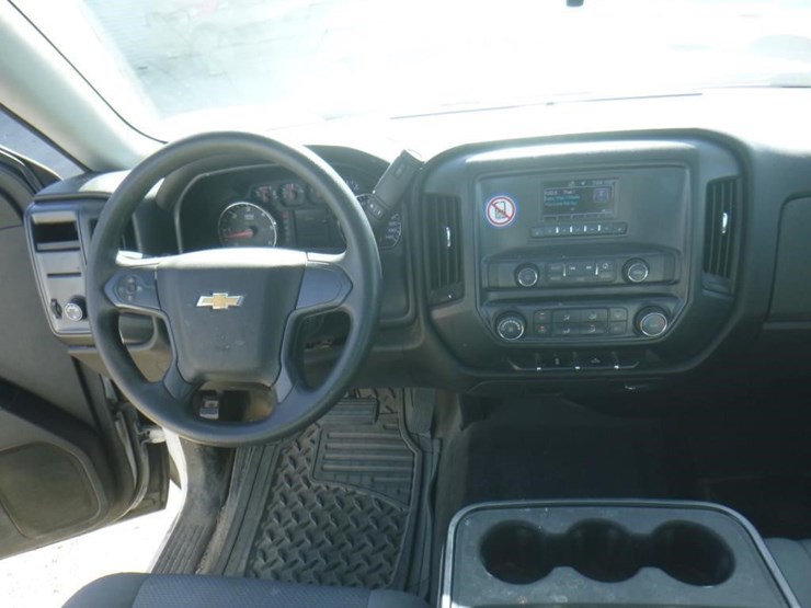 2017-chevrolet-1500-image-9
