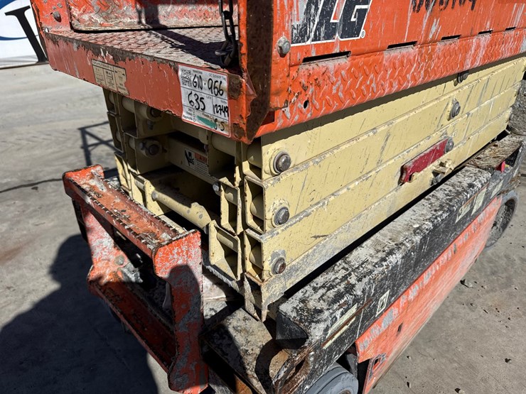 2017-jlg-1932r-image-17