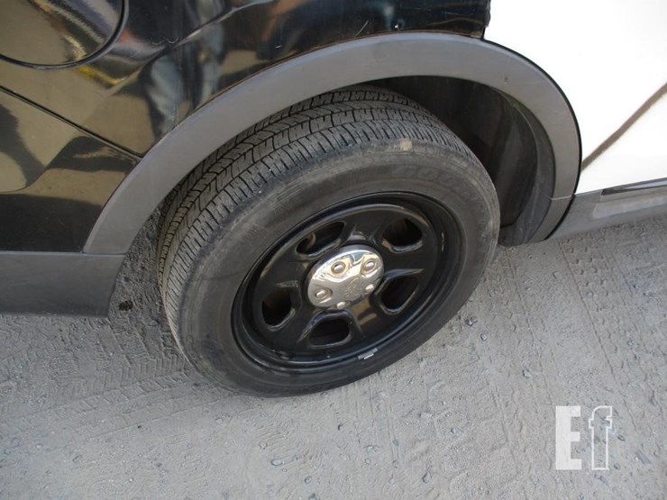 2014-ford-explorer-image-16