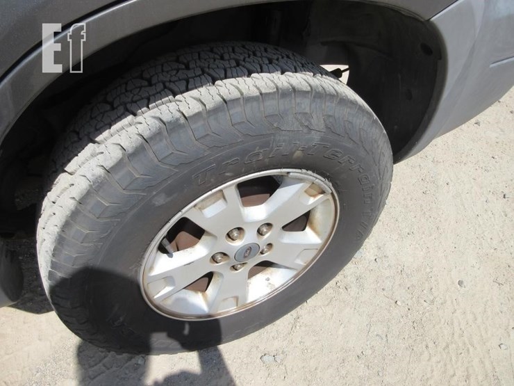2005-ford-escape-xlt-image-17