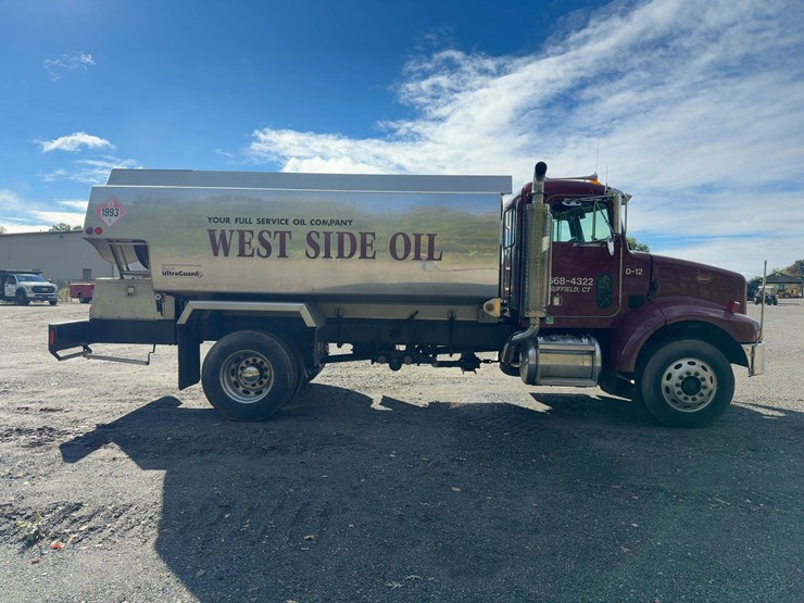 2001-peterbilt-330-image-6