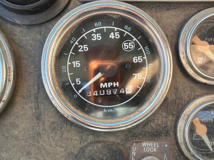 ford-l9000-image-110