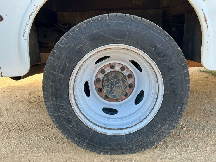 2015-ford-f550-image-41