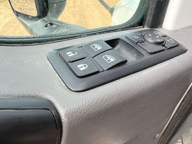 2019-international-lt-image-13