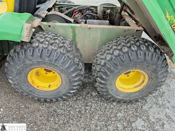 john-deere-gator-image-13
